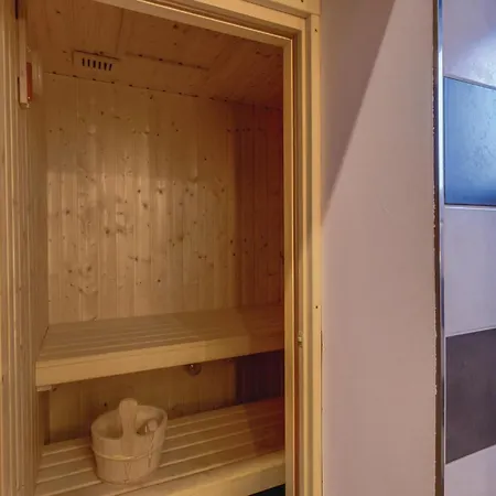 In With Sauna